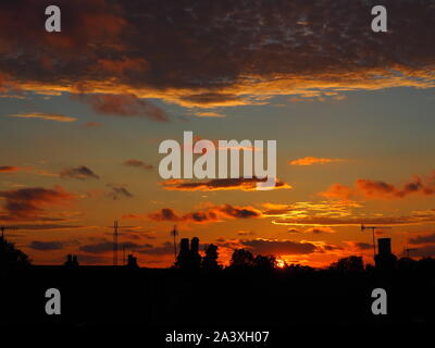 Sonnenuntergang über Watford - Großbritannien Stockfoto