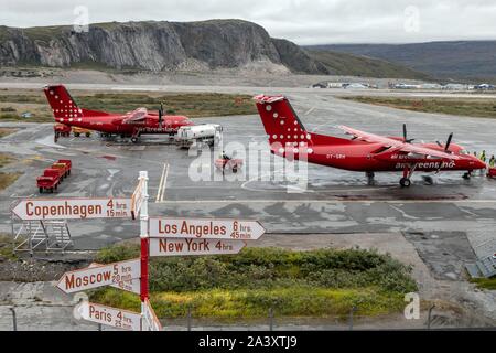 AIRGREENLAND Flugzeuge auf der Rollbahn am Flughafen die KANGERLUSSAQ, Grönland, Dänemark Stockfoto