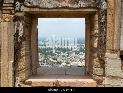 Die zerstörten Rana kumbha Palace innerhalb der mittelalterlichen Chittorgarh Fort Complex, Chittorgarh, Rajasthan, Indien Stockfoto