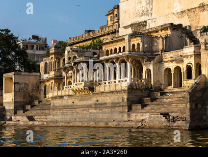 Gangaur Ghat auf dem Pichola-see, Rajasthan, Udaipur, Indien Stockfoto