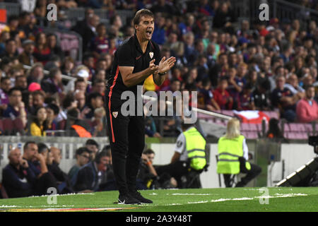 Barcelona, Spanien. 10 Okt, 2019. BARCELONA, 06-10-2019. LaLiga 2019 / 2020 Datum 8. Barcelona - Sevilla Sevilla FC Manager Julen Lopetegui während des Spiel FC Barcelona gegen FC Sevilla, der LaLiga, Saison 2019/2020, Datum 8. Das Stadion Camp Nou. Barcelona, Spanien, 06. Okt 2019. Credit: Pro Schüsse/Alamy leben Nachrichten Stockfoto