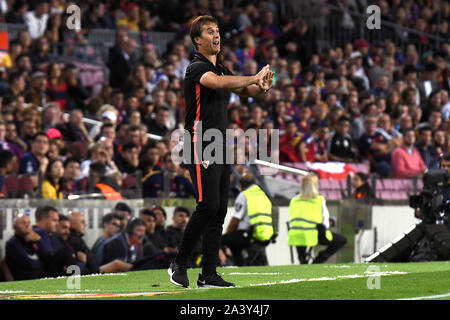 Barcelona, Spanien. 10 Okt, 2019. BARCELONA, 06-10-2019. LaLiga 2019 / 2020 Datum 8. Barcelona - Sevilla Sevilla FC Manager Julen Lopetegui während des Spiel FC Barcelona gegen FC Sevilla, der LaLiga, Saison 2019/2020, Datum 8. Das Stadion Camp Nou. Barcelona, Spanien, 06. Okt 2019. Credit: Pro Schüsse/Alamy leben Nachrichten Stockfoto