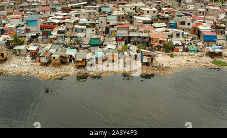 Armen Viertel und Slums in Manila mit Baracken und Gebäuden. Manila, Philippinen. Stockfoto