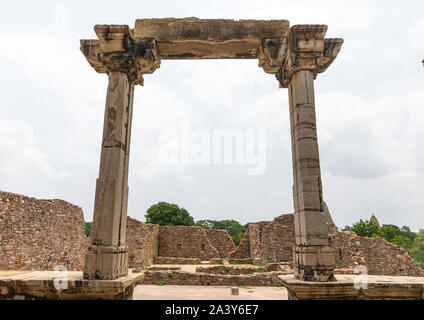 Die zerstörten Rana kumbha Palace innerhalb der mittelalterlichen Chittorgarh Fort Complex, Chittorgarh, Rajasthan, Indien Stockfoto