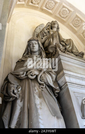 Eindrucksvolle Skulpturen in der monumentalen Friedhof von Staglieno (Cimitero monumentale di Staglieno in Genua (Genova), Ligurien, Italien Stockfoto