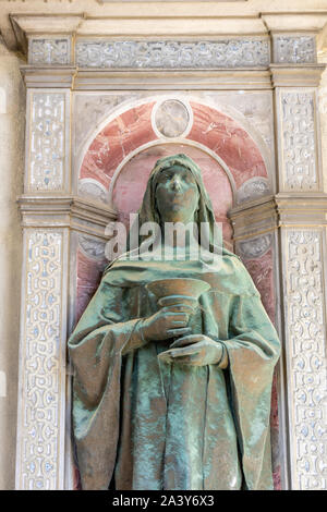 Beeindruckende Skulptur an der monumentalen Friedhof von Staglieno (Cimitero monumentale di Staglieno in Genua (Genova), Ligurien, Italien Stockfoto