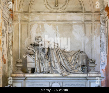 Eindrucksvolle Skulpturen in der monumentalen Friedhof von Staglieno (Cimitero monumentale di Staglieno in Genua (Genova), Ligurien, Italien Stockfoto