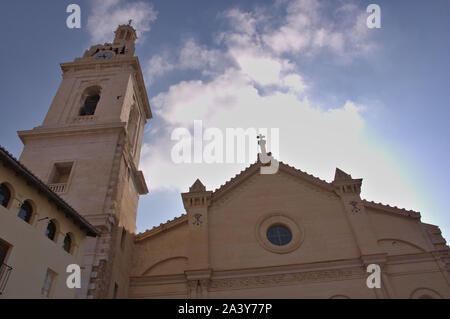 Blick auf die Stiftskirche Basilika Santa Maria in der Stadt von Xàtiva, Valencia, Spanien Stockfoto