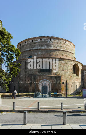 THESSALONIKI, Griechenland - 22. SEPTEMBER 2019: Rotunde römischer Tempel im Zentrum der Stadt Thessaloniki, Zentralmakedonien, Griechenland Stockfoto