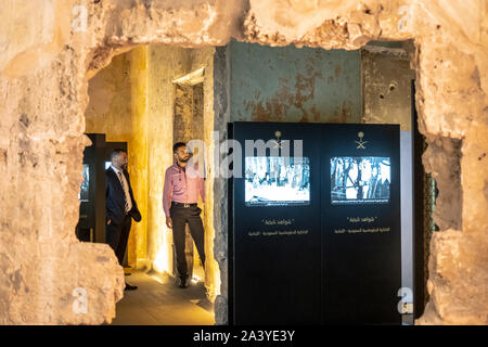 Das Gelbe Haus, auch Barakat Gebäude oder Beit Beirut, Kulturzentrum, um die historische Erinnerung an den Bürgerkrieg, Beirut gewidmet. Libanon. Stockfoto