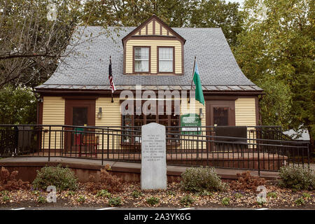 Bennington, Vermont - Oktober 1., 2019: Eingang zu Bennington Denkmal Geschenk Shop im Neu-England Stadt von Bennington. Stockfoto