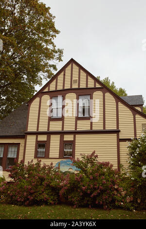 Bennington, Vermont - Oktober 1., 2019: Bennington Denkmal Geschenk Shop im Neu-England Stadt von Bennington. Stockfoto