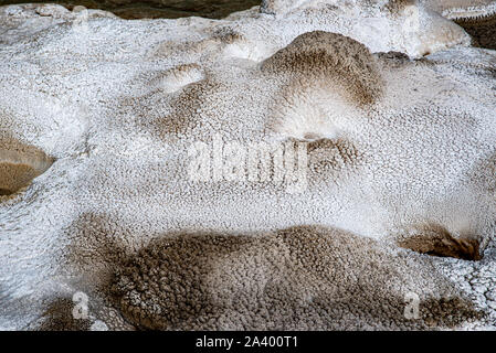 Salz Ablagerung von heißen Quellen im Yellowstone National Park Stockfoto