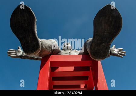 Monumentale STATUE VON SALVADOR DALI DER PRITCHARD, VOR DER FNAC, Perpignan (66), Frankreich Stockfoto