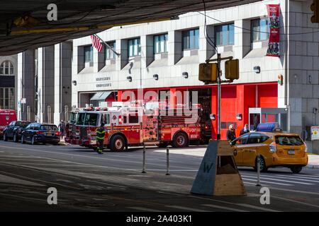 FDNY ENGINE 4/LEITER UNTERNEHMEN 15 Fire Station, South Street, Manhattan, New York, United States, USA Stockfoto