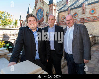 Rust, Deutschland. 12 Sep, 2019. Johannes, Peter und Walter Kohl (L-R) stehen in den Europa-Park. Quelle: Patrick Seeger/dpa/Alamy leben Nachrichten Stockfoto