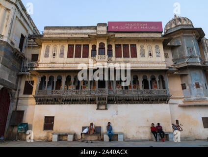 Historischen Gebäude auf Gangaur Ghat, Rajasthan, Udaipur, Indien Stockfoto