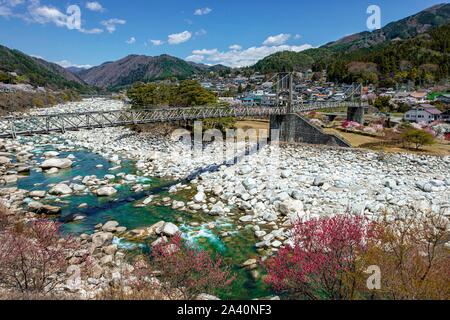 Momosuke Brücke über den Fluss Kiso, Nagiso, Kiso Tal, Nagano, Japan Stockfoto