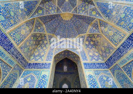 Decke, Masjed-e Imam Moschee, Maydam-e Iman Square, Esfahan, Iran Stockfoto