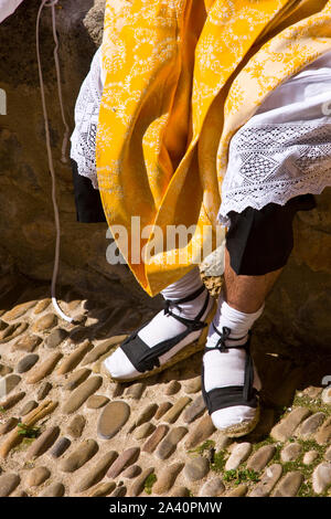 Fiesta tradicional Danza de los Zancos. Anguiano und La Rioja España Stockfoto