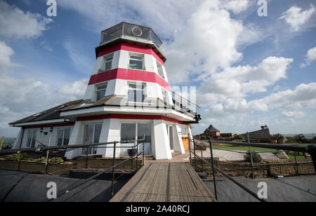 Allgemeine Ansicht der Leuchtturm auf No Man's fort, die Teil des Solent Forts und steht zum Verkauf mit Colliers zusammen mit Spitbank Fort. Die beiden Forts sind ehemalige "Palmerston Forts' im 19. Jahrhundert gebaut und heute sind die beiden Luxushotels. Stockfoto