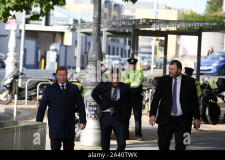 Dublin, Irland. 11 Okt, 2019. Conor McGregor. Abgebildete UFC Fighhter Conor McGregor an die Zentrale strafrechtliche Gerichtshöfe in Dublin Ankunft am Vormittag in Verbindung mit einer angeblichen Angriff in Dublin Anfang dieses Jahres. Der MMA star Gesichter einer einzigen Angriff Aufladung nach einem Zwischenfall auf dem Marble Arch Pub in drimnagh am 6. April. Credit: RollingNews.ie/Alamy leben Nachrichten Stockfoto