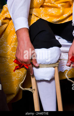 Fiesta tradicional Danza de los Zancos. Anguiano und La Rioja España Stockfoto