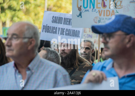 Madrid, Spanien. 10 Okt, 2019. World Mental Health Day 2019 für Suizidprävention. Jedes Jahr werden rund 800.000 Menschen sterben an dieser Ursache, und viele andere versuchen, sich das Leben. Jeder Selbstmord ist eine Tragödie, die sich auf eine Familie, eine Gemeinschaft oder ein ganzes Land und hat nachhaltige Auswirkungen auf die Menschen in der Nähe der Opfer. Selbstmord nicht alter Respekt und ist die zweithäufigste Todesursache bei jungen Menschen im Alter von 15 bis 29. (Foto von Alberto Sibaja/Pacific Press) Quelle: Pacific Press Agency/Alamy leben Nachrichten Stockfoto