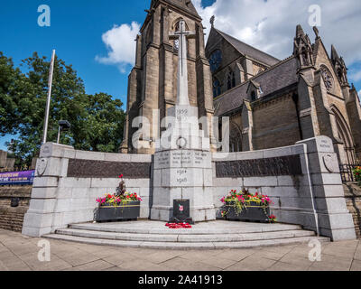 Begraben War Memorial in der Pfarrkirche zum Gedenken an den meist diejenigen, die mit den Lancashire Fusiliers serviert. Stockfoto