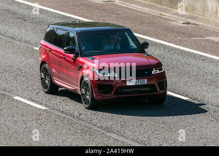 2018 Land Rover R Rover Sport HSE-DYN SDV; Reisen auf der Autobahn M6 in der Nähe von Preston in Lancashire, Großbritannien Stockfoto