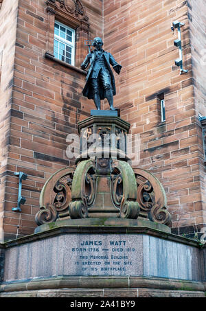 Statue von James Watt, Schottischer Ingenieur, Greenock, Motorradtouren, Schottland, Großbritannien. Stockfoto