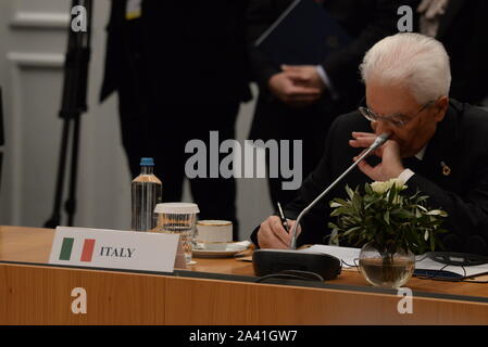 Athen, Griechenland. 11 Okt, 2019. Der italienische Präsident Sergio Matarella in der 15. Tagung der Staats- und Regierungschefs der Arraiolos Gruppe. (Foto von Dimitrios Karvountzis/Pacific Press) Quelle: Pacific Press Agency/Alamy leben Nachrichten Stockfoto