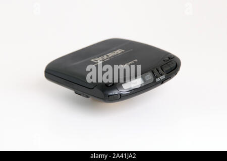 SONY D-130 Discman Mega Bass CD Compact Player D130 1994 Schwarz isoliert auf weißem Hintergrund Stockfoto