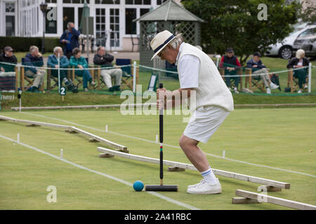 Chris Roberts an Phyllis Gericht V Nottingham in der National Golf Croquet - schlagen Sie Meisterschaft finale bei Phyllis Gericht Club, Henley on Thames, Großbritannien Stockfoto