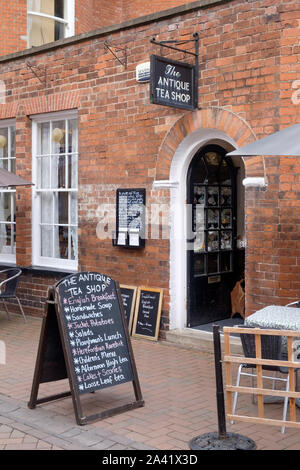 Rund um die Stadt von Hereford, in Herefordshire, UK. Die antiken Tee Shop, Eintritt und Menü Stockfoto