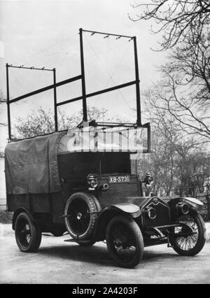 1918 Crossley 25-30 hp Met Polizei van, von Flying Squad verwendet. Stockfoto