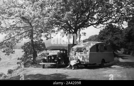 1931 Standard Big neun mit Wohnwagen. Stockfoto