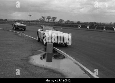 1953 A.C. Ace-Prototyp, V. Davison in Silverstone 1954. Stockfoto