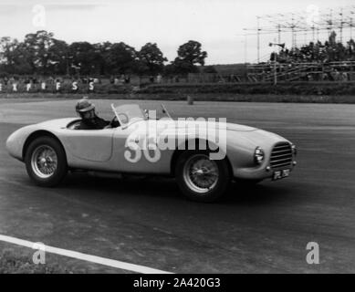 1953 A.C. Ace-Prototyp, V. Davison in Silverstone 1954. Stockfoto