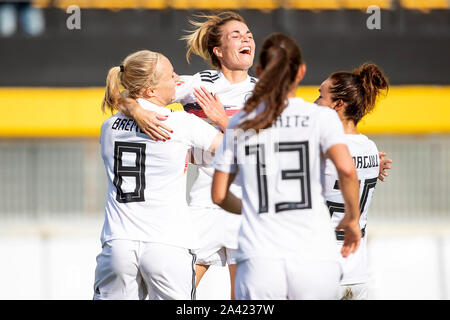 Thessaloniki, Griechenland, Oktober 08, 2019: Spieler aus Deutschland, die Sie während der UEFA-Europameisterschaft der Frauen 2021 Qualifier match zw. feiern. Stockfoto