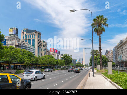 Avenida 9 de Julio mit Blick auf den Obelisken (Obelisk), Buenos Aires, Argentinien Stockfoto