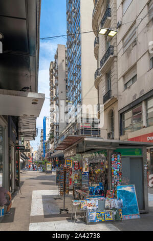 Kiosk an der Calle Florida, eine große Einkaufsstraße im Stadtzentrum, Buenos Aires, Argentinien Stockfoto