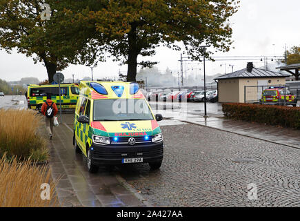 MOTALA 20191011 Unter fredagen larmades räddningstjänsten om kraftig rökutveckling från en tågvagn på stationsområdet ich Motala/Während der Freitag, der Rettungsdienst alarmiert wurde über eine starke Rauchentwicklung aus einem Waggon in der Station, in Motala. Foto Jeppe Gustafsson Stockfoto