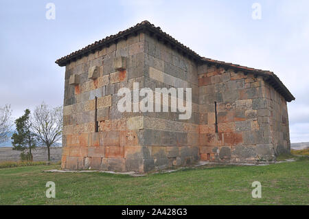 Die Einsiedelei (Kirche) von Santa María de Lara, befindet sich in der Nähe des Dorfes Quintanilla de las Viñas nicht weit von de Stadt Burgos, Spanien Stockfoto