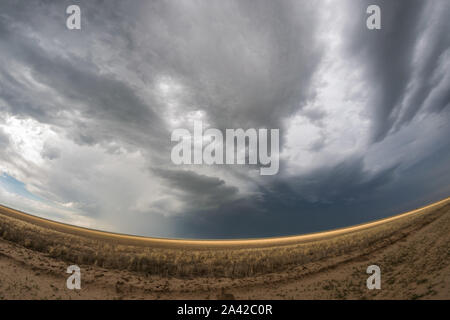 Fish Eye Objektiv Ansicht einer superzelle Gewitter an der Grenze der Oklahoma Panhandle und Nordwest Texas Stockfoto