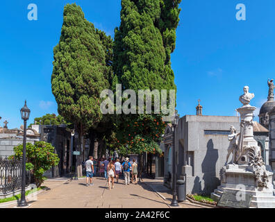 Mausoleen in der cementerio de la Recoleta (La Recoleta Friedhof), whera Eva Perón begraben ist, Buenos Aires, Argentinien Stockfoto