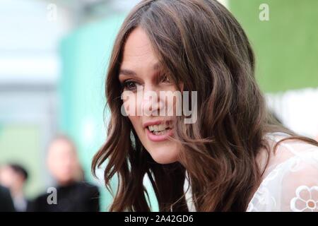 London, Großbritannien. 10 Okt, 2019. Keira Knightley besucht die "offiziellen Geheimnisse" Europäische Premiere während der 63. BFI London Film Festival am Bahndamm Garten Kino in London. Credit: SOPA Images Limited/Alamy leben Nachrichten Stockfoto