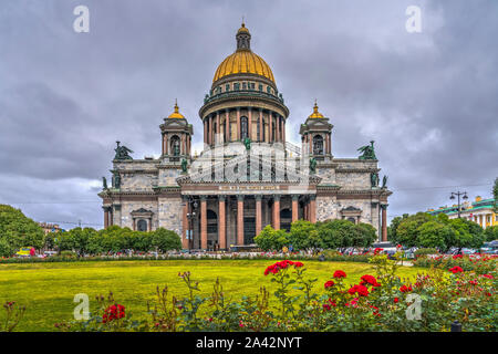 Isaaks-kathedrale außen in St. Petersburg, Russland. Stockfoto