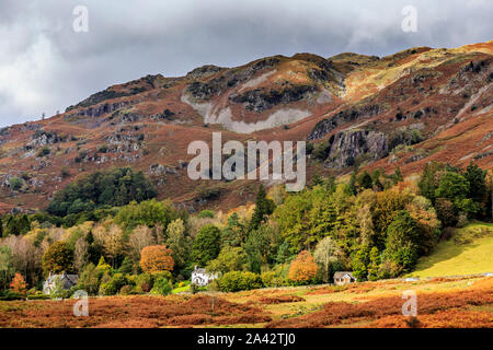 Elterwater Dorf, Great Langdale Valley, Lake District National Park, Cumbria, England, UK gb Stockfoto