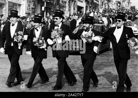 Archive 90 n: Wehrpflichtige März zu "La Vague" - die Welle, in Villefranche-sur-Saône, Rhone, Frankreich feiern Stockfoto